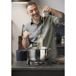 By Tareq Taylor Annie Spaghettiske Indigo