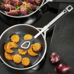 Hot Rösle Grydeske/røreske med hul Stål/Sort