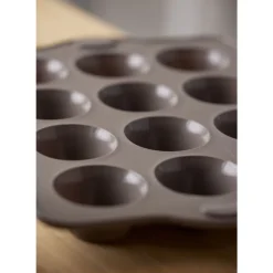 Blomsterbergs Muffinform til 12 stk. Latte