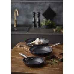 Pillivuyt Gourmet Travo Stegepande keramisk non-stick Sort